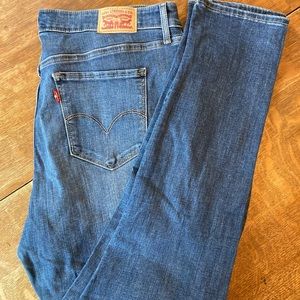 Levi’s 711 Skinny Jeans
